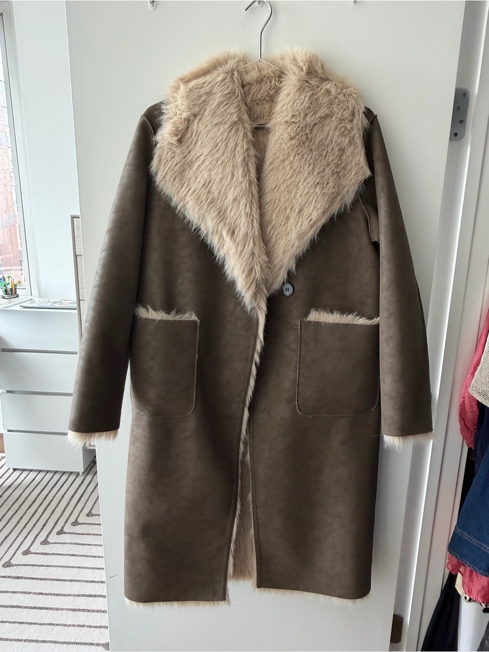 Zara Olive Trench Coat with Beige Faux-Fur Trim. Oversized fit, S/M